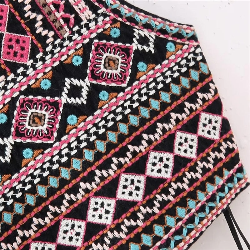 Yipinpay 2023 Embroidered Vest Woman Cropped Sleeveless Vests For Women Vintage Summer Boho Vest Women Tied Tassels Halter Crop Top