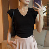 The Design Feels Pure, The Hot Girl V-Collar Short-Sleeved T-Shirt, The New Summer Style Shows A Thin Waist And A Small Number Of Inner Jackets.