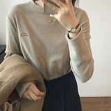Yipinpay Velvet White Bottomed Shirt Women's Autumn And Winter New Style Embroidery Long-Sleeved Sanded T-Shirt Round Collar Blouse