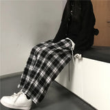 Yipinpay Women Sweatpants Fashion Black Plaid Casual Pants Baggy Elastic Waist Pockets Student Unisex Hip Hop Loose Trousers